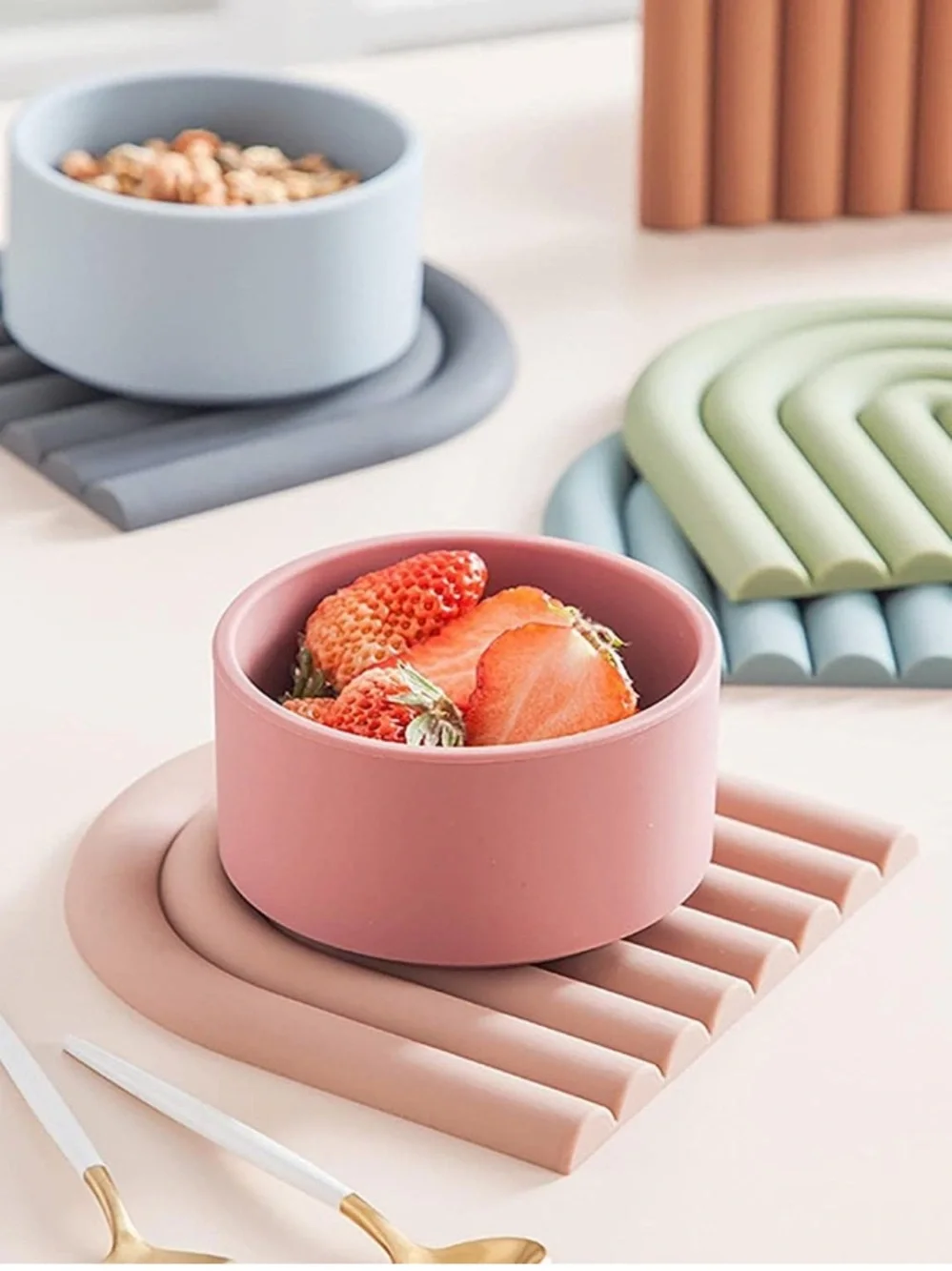 Arched Silicone Heat-Resistant Trivet Pair in Blush